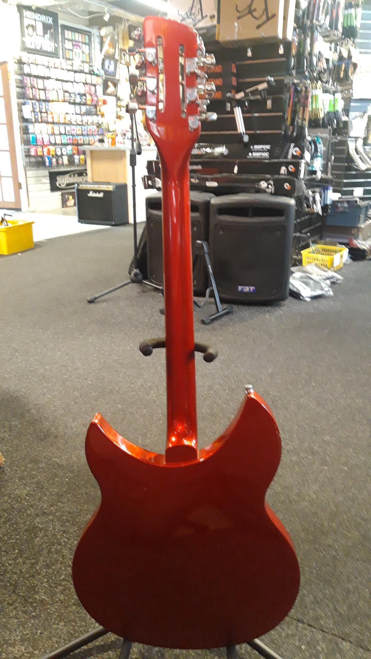 【限定品レアカラー】Rickenbacker 330 Ruby Red Rickenbacker 330 Semi-Acoustic Guitar, Ruby Red at Gear4music