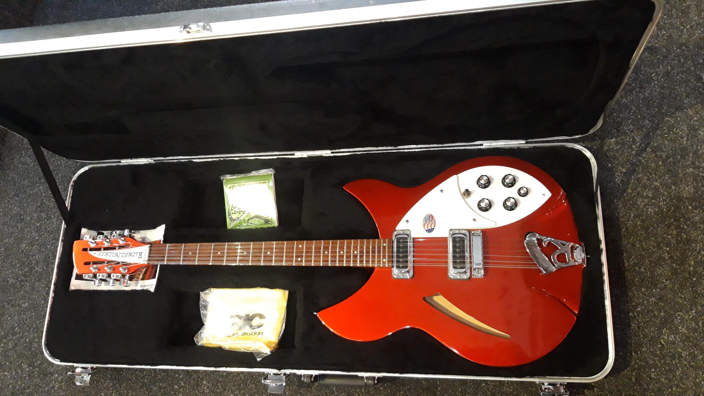 【限定品レアカラー】Rickenbacker 330 Ruby Red Rickenbacker 330 Semi-Acoustic Guitar, Ruby Red at Gear4music