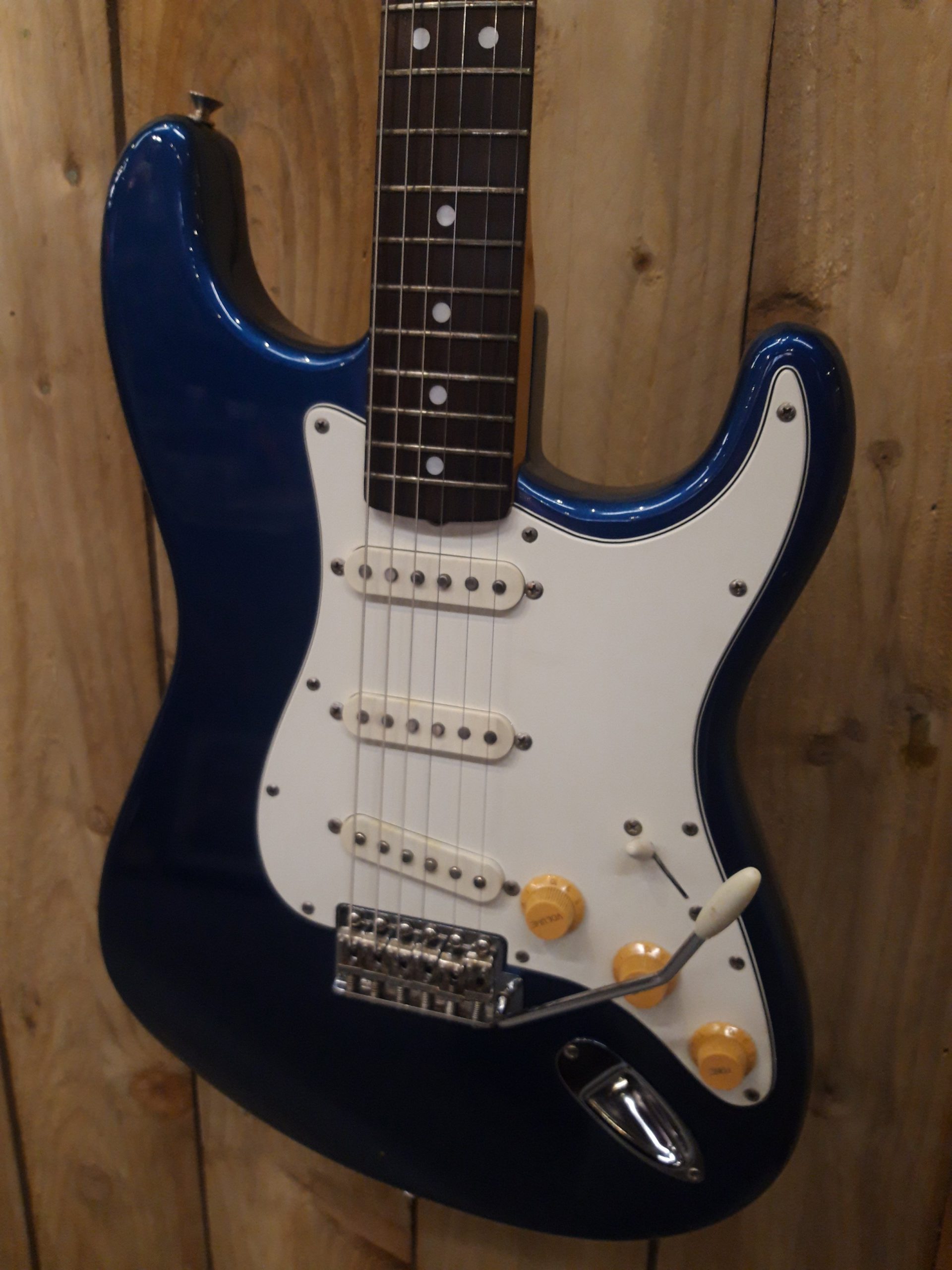 【値下】Tokai Stratocaster Custom Edition Tokai Custom Edition Graphite Carbo Neck Super Strat Guitar