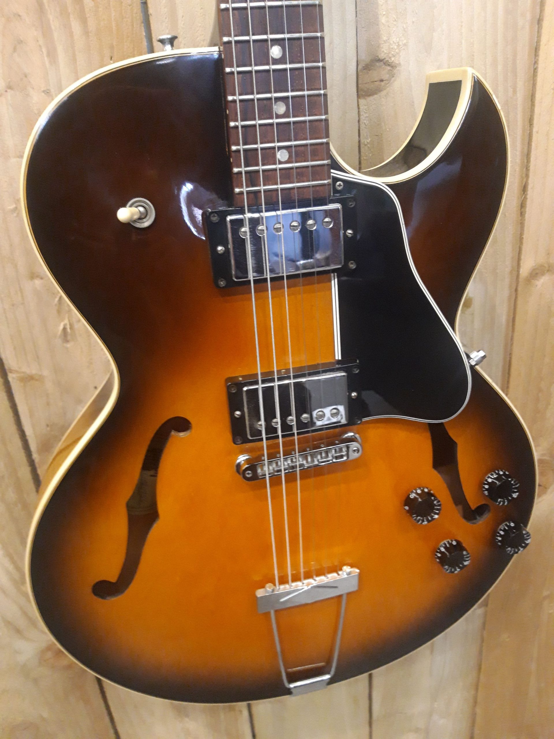 Gibson ES-135 2000 Limited Edition in Brown Sunburst Finish - CC